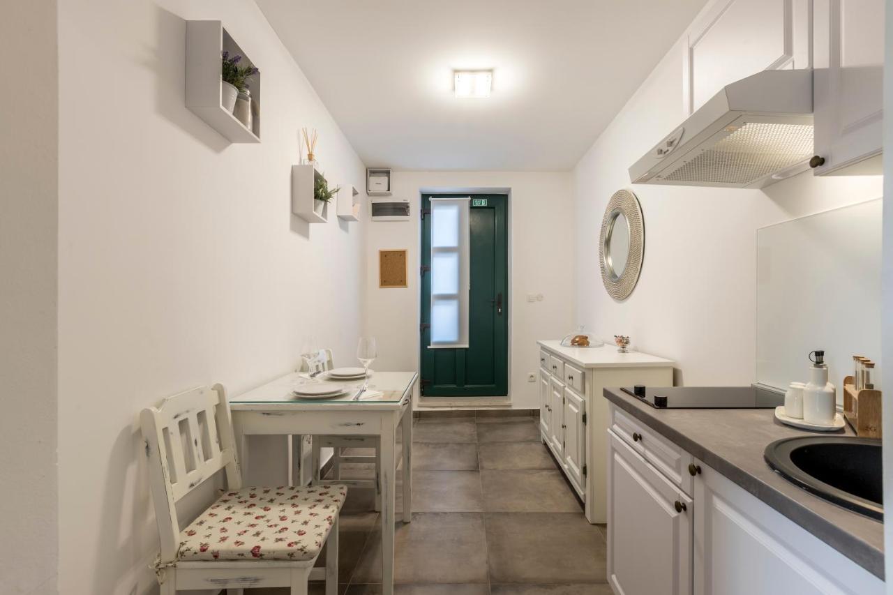Studio Apartments Insula Split Eksteriør billede